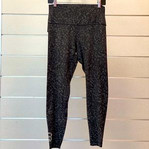 Lululemon CycleBar Align Pant 25” - Wild Thing Camo - Size 10 - NWT